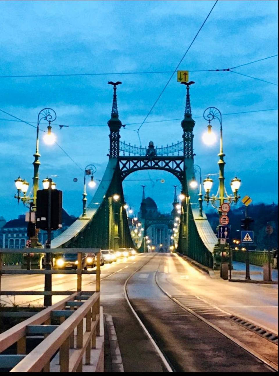 Ferienwohnung Liberty Bridge Zenta Budapest Exterior foto